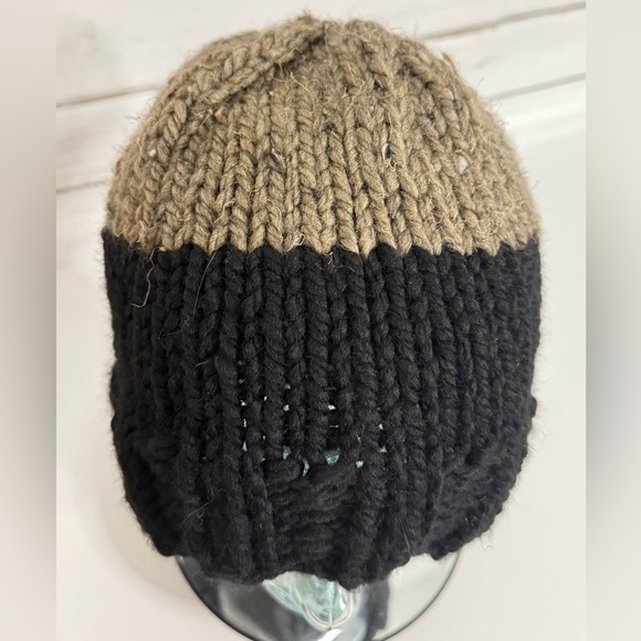 Hand-Knit Two Tone Beanie - Picture 3 of 10